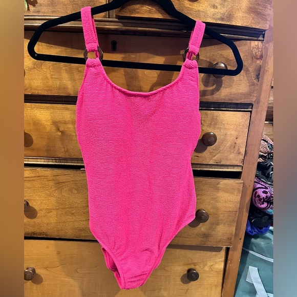 Shade & Shore Women's Square Neck Pucker High Leg hot Pink Swimsuit Size SM NWT - Picture 3 of 8